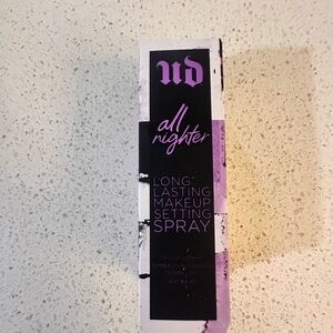 Urban Decay All Nighter Setting Spray - Black and Purple
